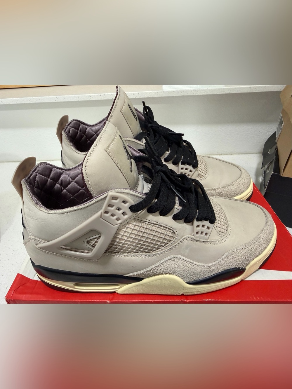 Nike / Jordan retro 4/ A Ma Maniere